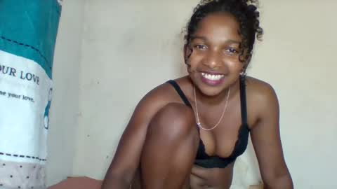 mila_lunah online show from March 27, 2026, 7:36 am