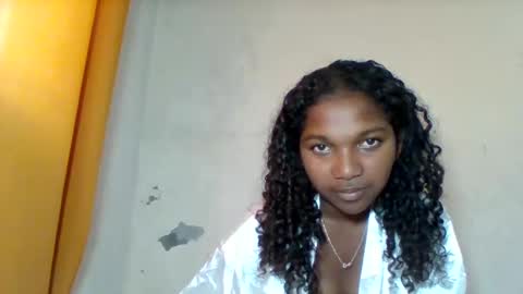 Snapshot of mila_lunah chatting on May 9, 2026, 4:28 am mila_lunah online show from May 9, 2026, 4:28 am