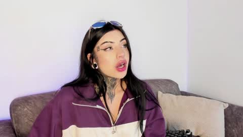 Snapshot of mila_monty__ chatting on January 10, 2025, 3:29 am online show from January 10, 2025, 3:29 am