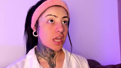 Snapshot of mila_monty__ chatting on October 18, 2025, 3:20 am online show from October 18, 2025, 3:20 am