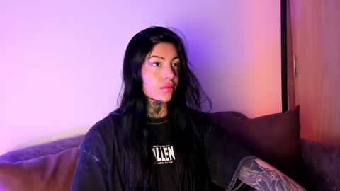 Snapshot of mila_monty__ chatting on November 5, 2025, 12:21 am online show from November 5, 2025, 12:21 am