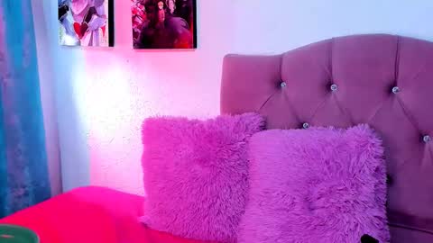 MILA  online show from January 16, 2026, 4:33 pm