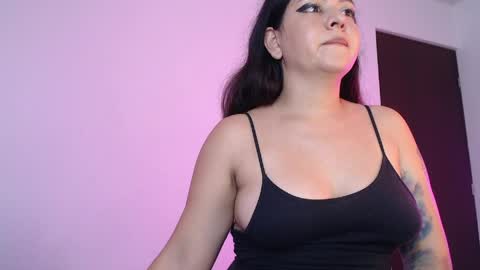 mila_phoenix online show from April 24, 2026, 8:55 pm