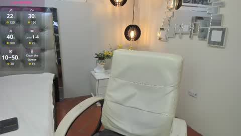 mila_quin online show from June 13, 2026, 8:40 pm