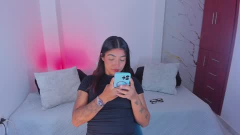 martina online show from March 25, 2026, 2:17 am