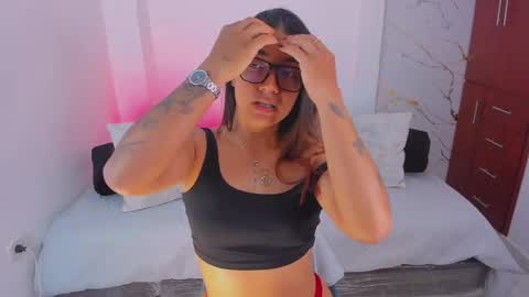 martina online show from April 6, 2026, 3:26 am