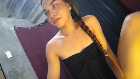 mila_seductressxx online show from June 18, 2026, 1:06 am