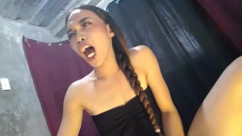 mila_seductressxx online show from June 19, 2026, 1:21 am