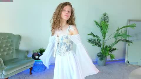 Snapshot of mila_stain chatting on May 26, 2026, 7:26 am Mila online show from May 26, 2026, 7:26 am