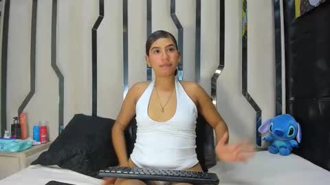 Snapshot of mila_star_hh chatting on April 14, 2026, 1:55 am Mila online show from April 14, 2026, 1:55 am