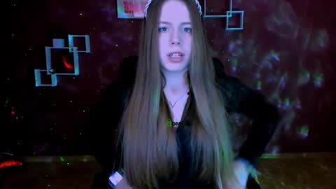 mila_sun__ online show from February 19, 2026, 8:43 am