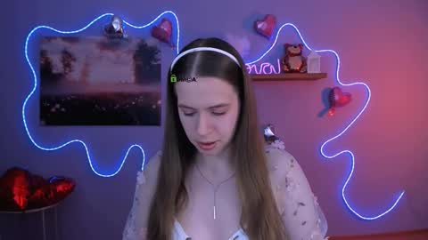 mila_sun__ online show from February 20, 2026, 8:38 am