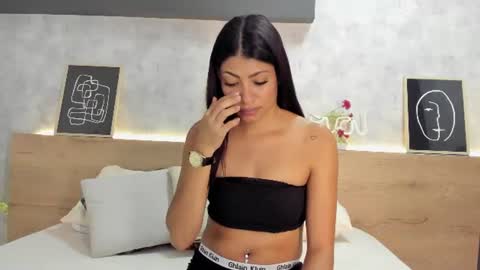 Snapshot of milaa_mendez chatting on July 9, 2026, 7:18 pm C A M I L A online show from July 9, 2026, 7:18 pm