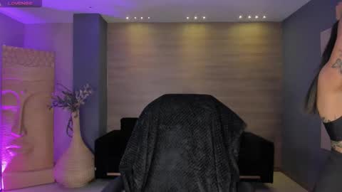 Mila online show from October 2, 2025, 2:07 am