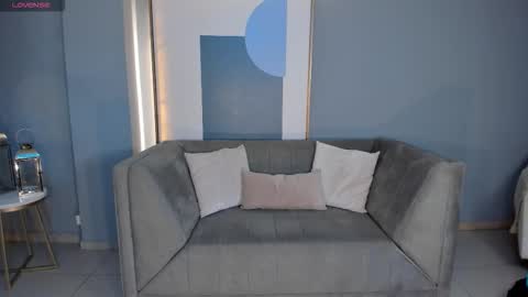 Mila online show from December 18, 2025, 2:39 am