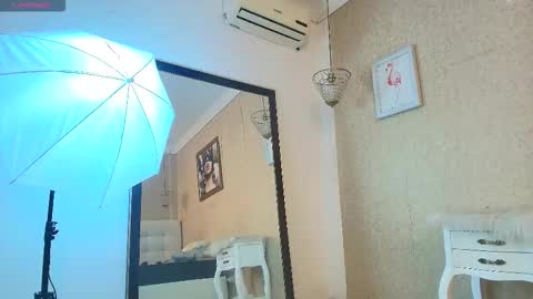 miladiosa online show from December 14, 2025, 12:10 pm