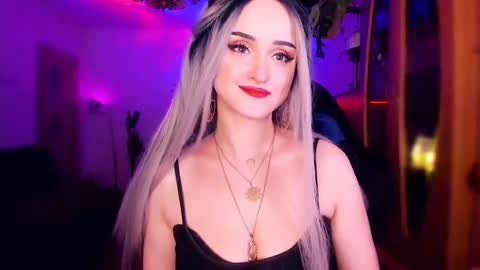 Snapshot of miladyjolie chatting on February 5, 2025, 5:41 am MiladyJolie online show from February 5, 2025, 5:41 am