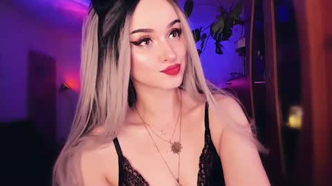 Snapshot of miladyjolie chatting on February 19, 2025, 4:44 am MiladyJolie online show from February 19, 2025, 4:44 am