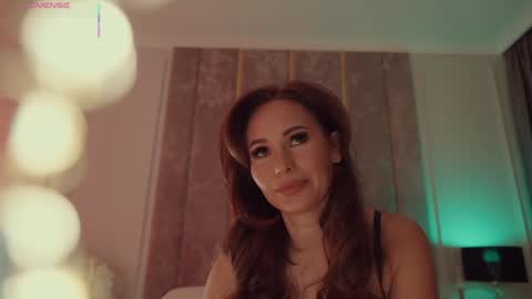 Snapshot of miladystarlight chatting on October 6, 2025, 4:15 pm online show from October 6, 2025, 4:15 pm