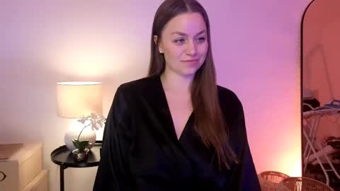 Mila Fleur online show from February 14, 2025, 3:05 pm