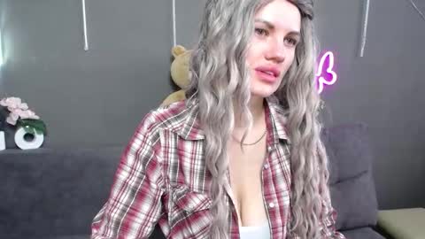 Snapshot of milaloona chatting on March 26, 2026, 7:58 am Milaloona online show from March 26, 2026, 7:58 am