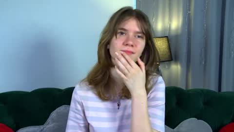 Mila online show from April 5, 2026, 6:32 am