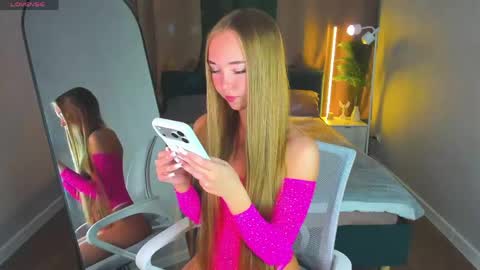 Snapshot of milana_sorrento chatting on May 30, 2026, 1:03 am Milana online show from May 30, 2026, 1:03 am