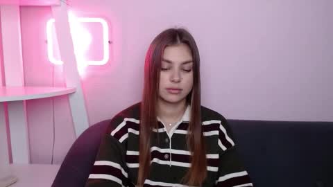 milanaangelas online show from March 21, 2026, 9:47 am