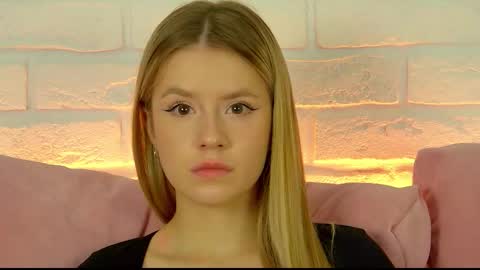 MilanaBalmain online show from September 10, 2025, 4:07 pm