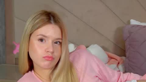 MilanaBalmain online show from February 3, 2026, 6:40 am