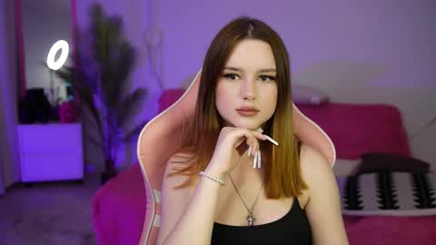 milanamoons online show from September 22, 2025, 12:18 pm