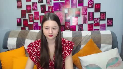 milanaroz online show from March 6, 2025, 5:46 am