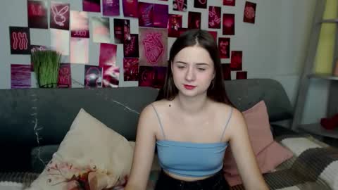 milanaroz online show from October 3, 2025, 4:53 am