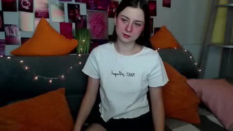 milanaroz online show from October 30, 2025, 5:53 am