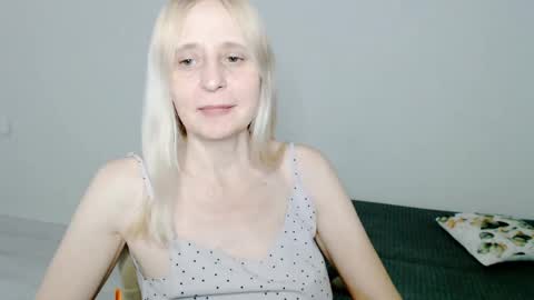 Milena online show from February 9, 2025, 3:01 pm