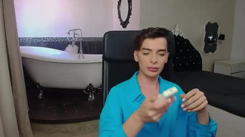 Snapshot of milandash chatting on July 14, 2026, 9:14 am MilanDash online show from July 14, 2026, 9:14 am