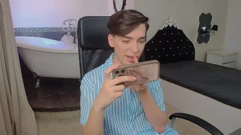 Snapshot of milandash chatting on July 26, 2026, 9:16 am MilanDash online show from July 26, 2026, 9:16 am