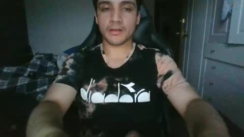 milanovalentine online show from December 4, 2025, 11:13 pm