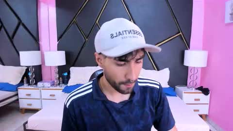 milanzaire online show from October 29, 2025, 2:03 am