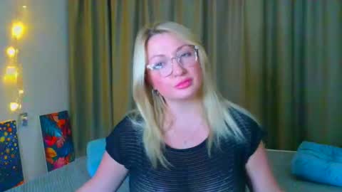 milasmille online show from October 22, 2025, 12:16 pm