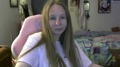 Snapshot of milastoned chatting on April 22, 2026, 1:41 am Mila online show from April 22, 2026, 1:41 am