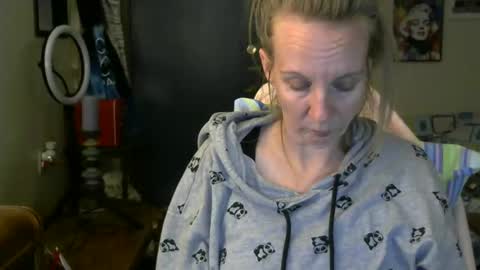 Snapshot of milastoned chatting on May 16, 2026, 5:59 am Mila online show from May 16, 2026, 5:59 am