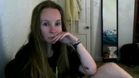 Snapshot of milastoned chatting on July 12, 2026, 2:19 pm Mila online show from July 12, 2026, 2:19 pm