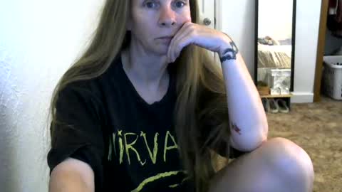 Snapshot of milastoned chatting on August 1, 2026, 2:05 pm Mila online show from August 1, 2026, 2:05 pm
