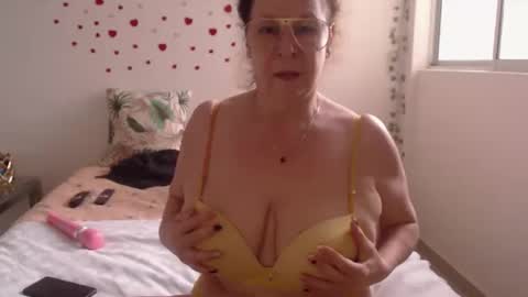 milchanell online show from October 10, 2025, 10:20 pm