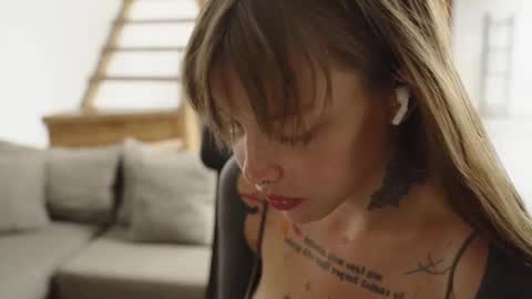 M  Telegram mamagotachannel online show from February 18, 2025, 4:04 am