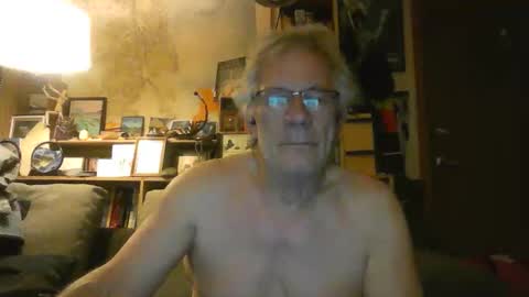 Milehi1958 online show from April 26, 2026, 10:13 am