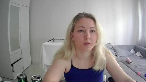 Snapshot of milena391630 chatting on June 7, 2026, 5:49 pm Milena new nonude shy blonde natural online show from June 7, 2026, 5:49 pm