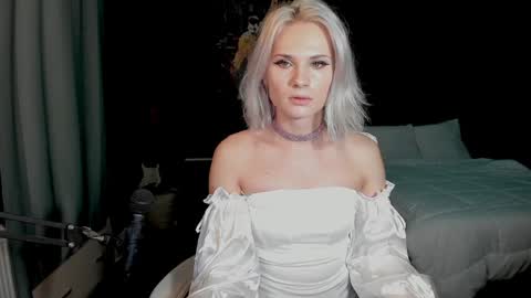 Snapshot of milena_marshmallows chatting on December 10, 2024, 4:27 pm Milena online show from December 10, 2024, 4:27 pm