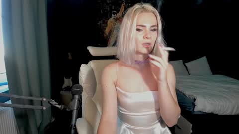 Snapshot of milena_marshmallows chatting on December 13, 2024, 7:47 am Milena online show from December 13, 2024, 7:47 am